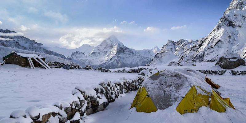 腙的生成反应机理及条件优化：化学中间体合成的关键路径