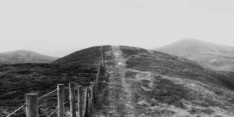 腙类席夫碱配合物：从化学产品到工业原料的创新合成与磁性应用