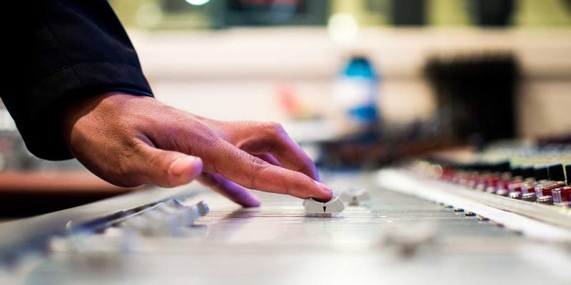 腙键：从工业原料到药物设计的化学桥梁